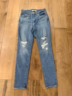 Levi's 721 High Rise Skinny Distressed Jeans Size 27